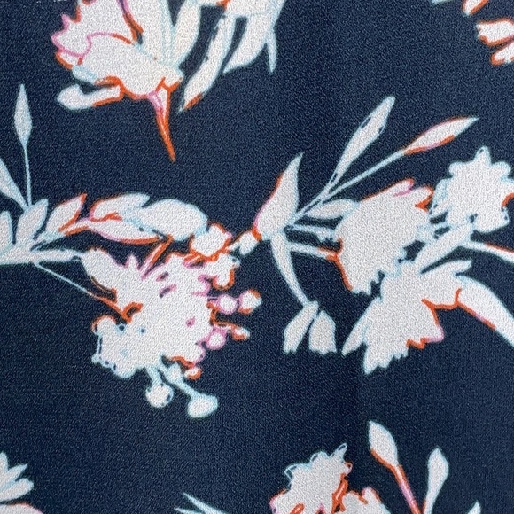 Banana Republic blouse, size medium - Picture 4 of 6